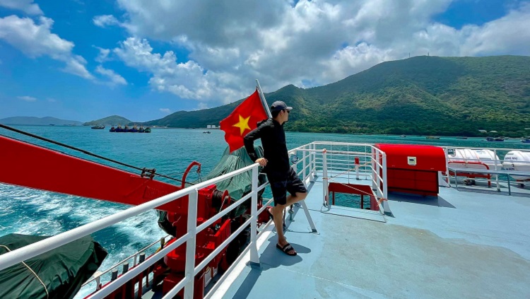 Kinh Nghiệm Đi Tàu Cao Tốc Phú Quốc: Không Say Sóng, Check-In Đẹp